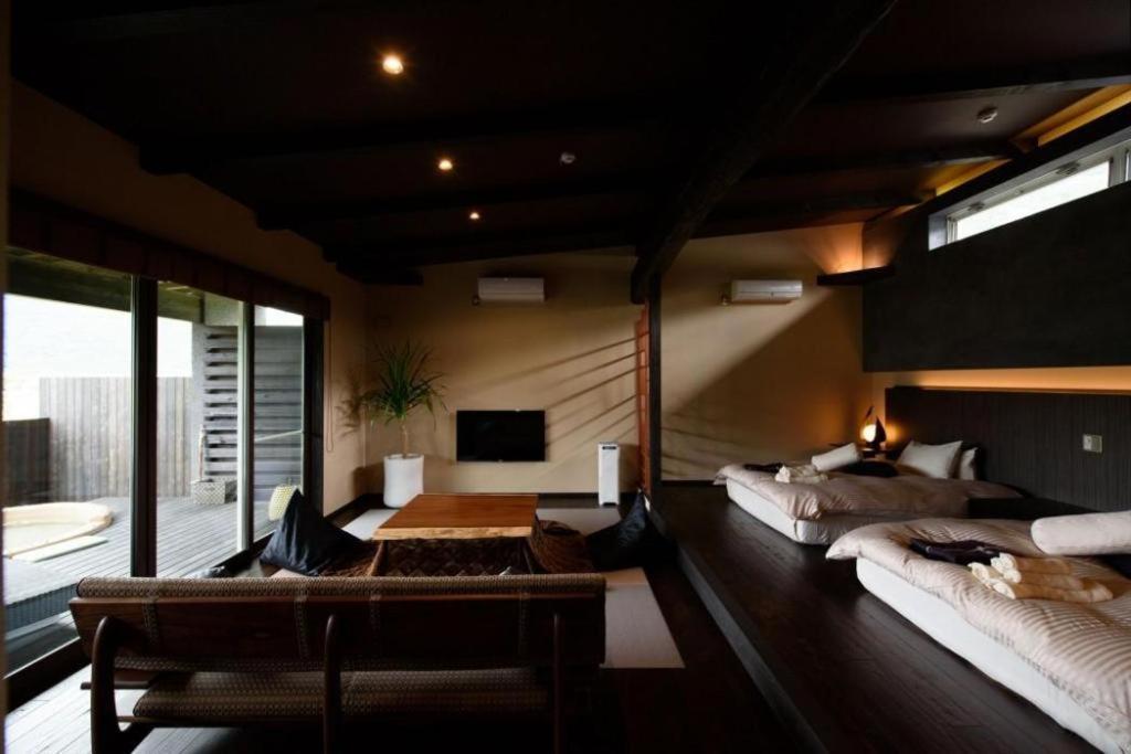 Yufuin Luxury Villa -Zakuro- Bagian luar foto