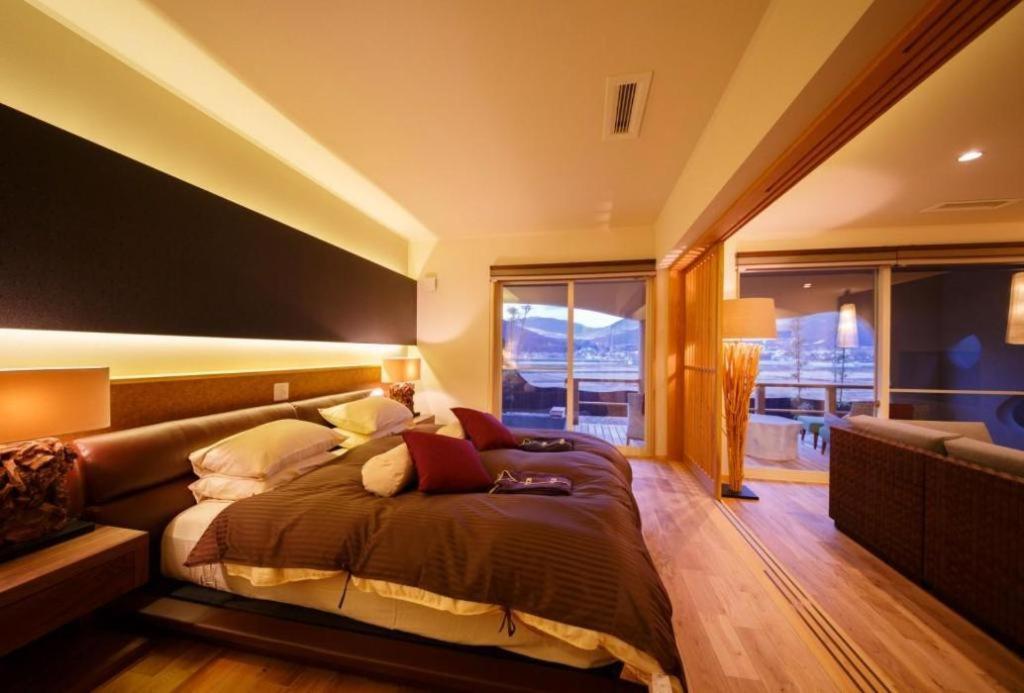 Yufuin Luxury Villa -Zakuro- Bagian luar foto
